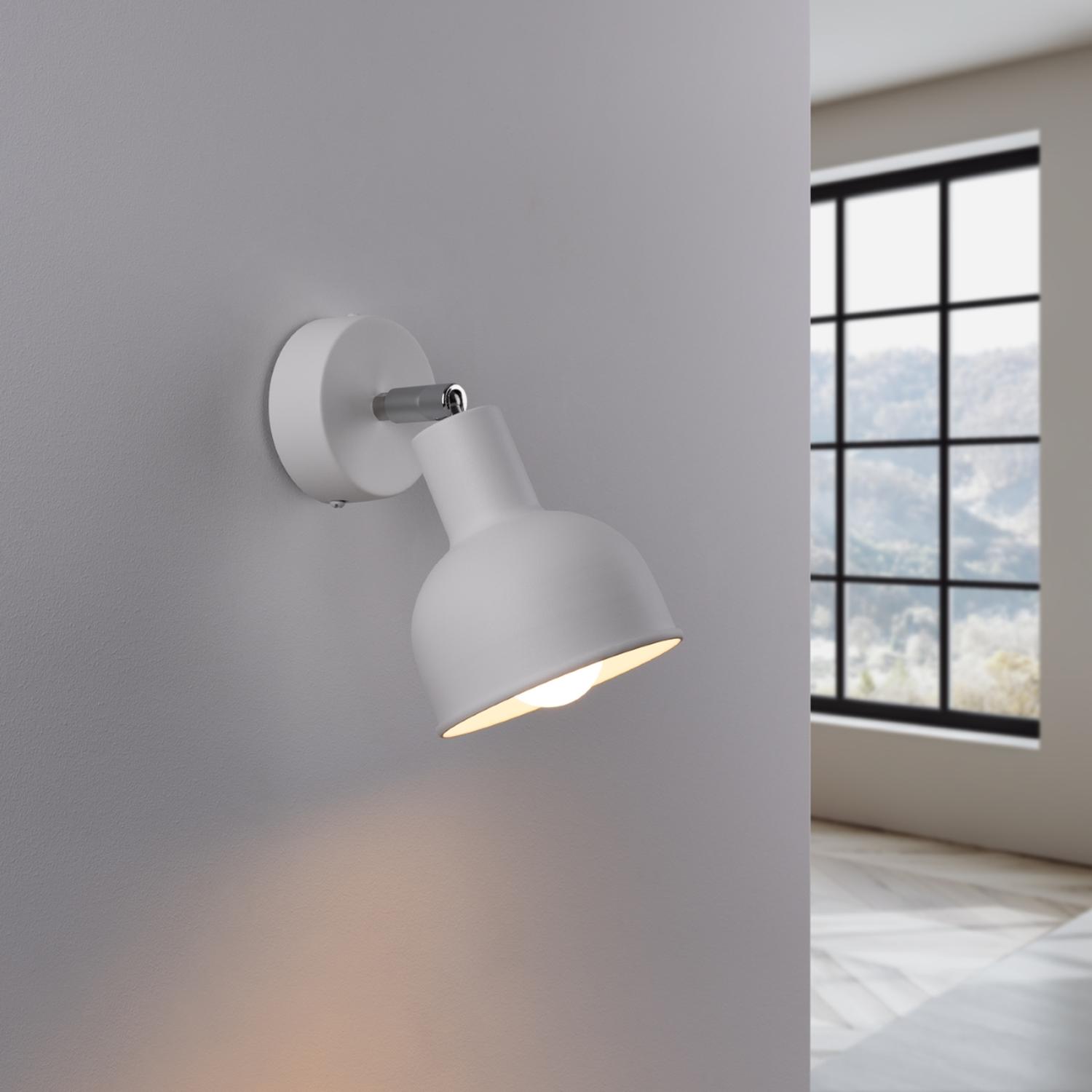 aplique ELBA blanco, el producto ideal para darle un toque fresco y luminoso a tu hogar. Su acabado elegante realza cualquier superficie, brindando modernidad y estilo.