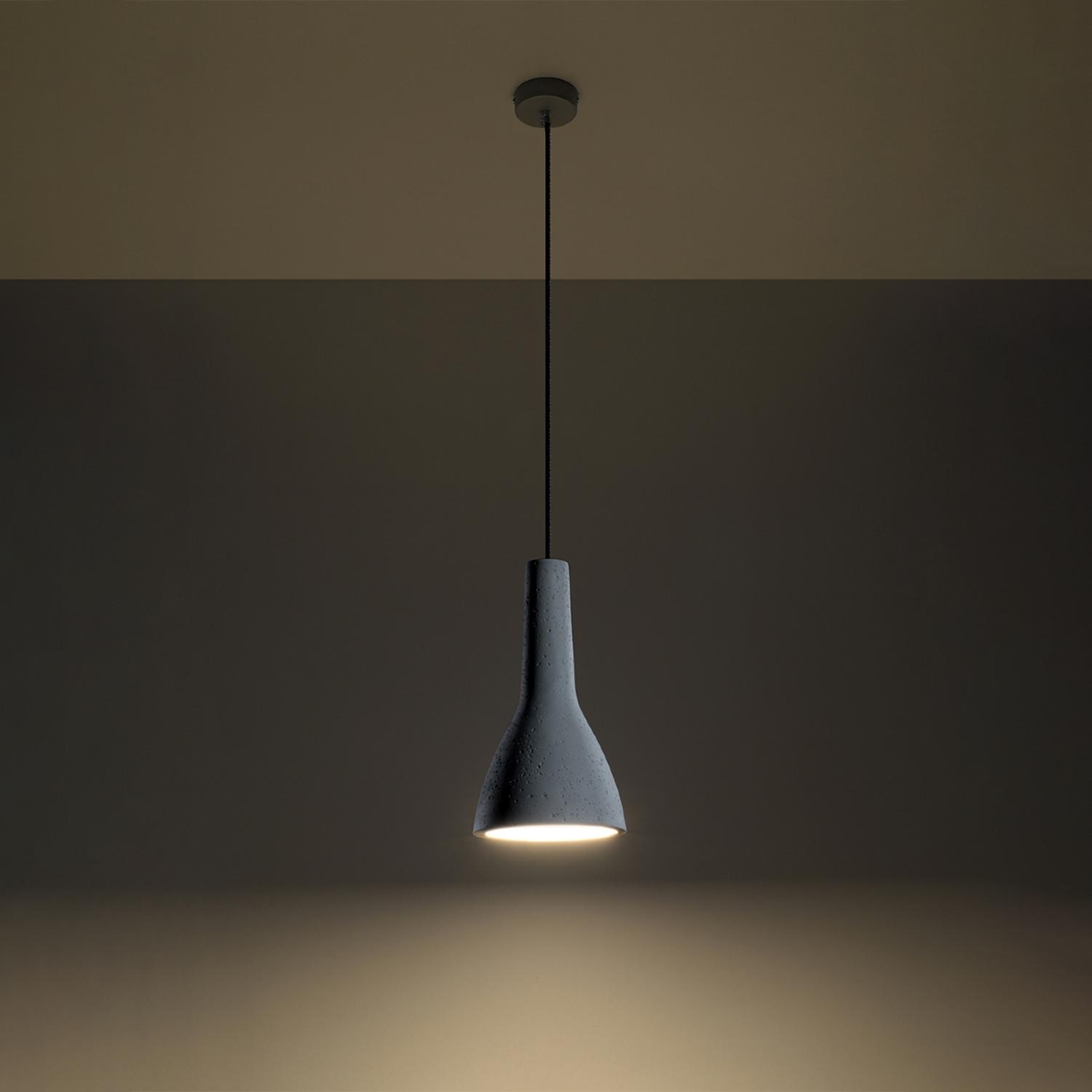 lámpara colgante EMPOLI: la fusión perfecta de diseño moderno y elegancia. Ideal para iluminar tu hogar, aportando un toque de estilo y calidez a cualquier espacio.