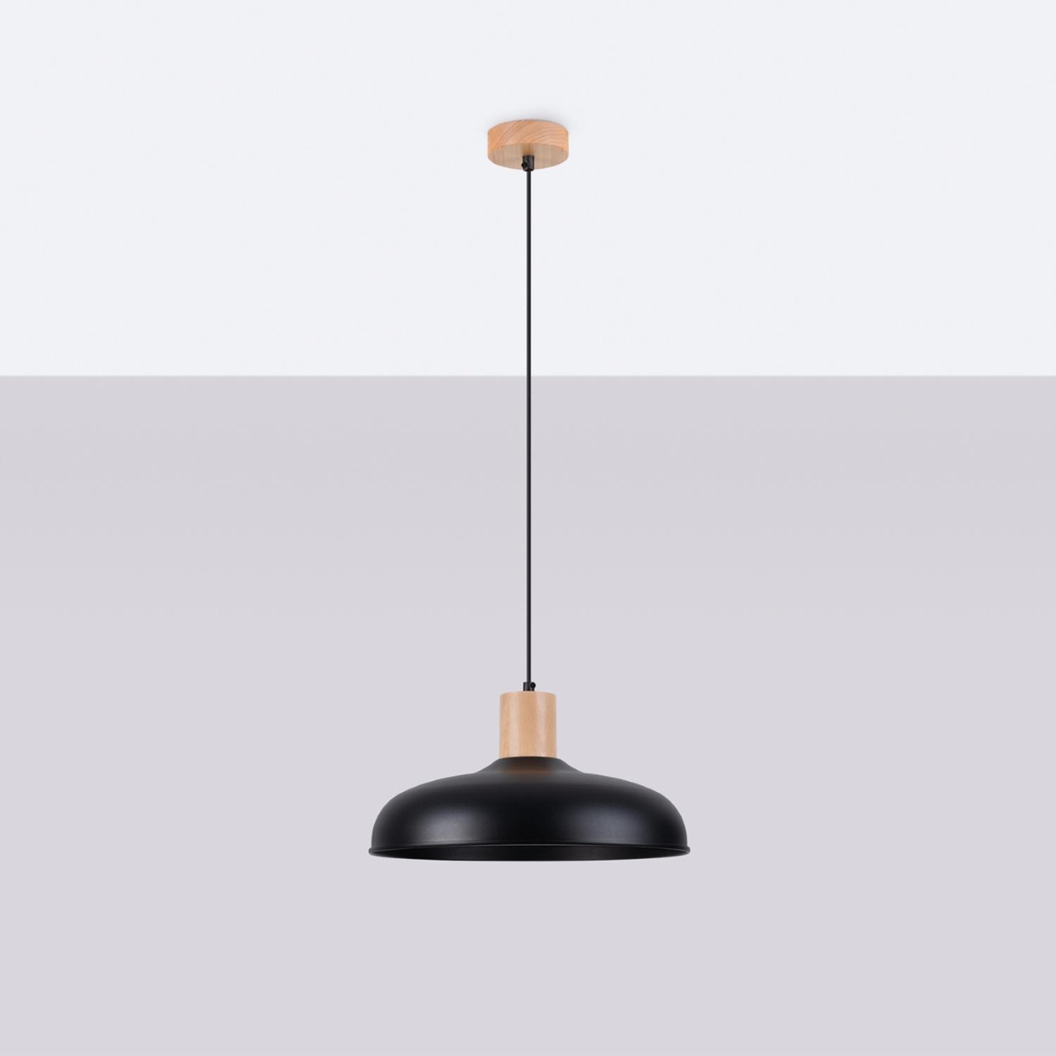 lámpara suspendida INDY en negro: aporta un aire moderno y elegante. Su diseño minimalista brilla en cualquier espacio, iluminando con estilo y creando ambientes únicos y sofisticados.