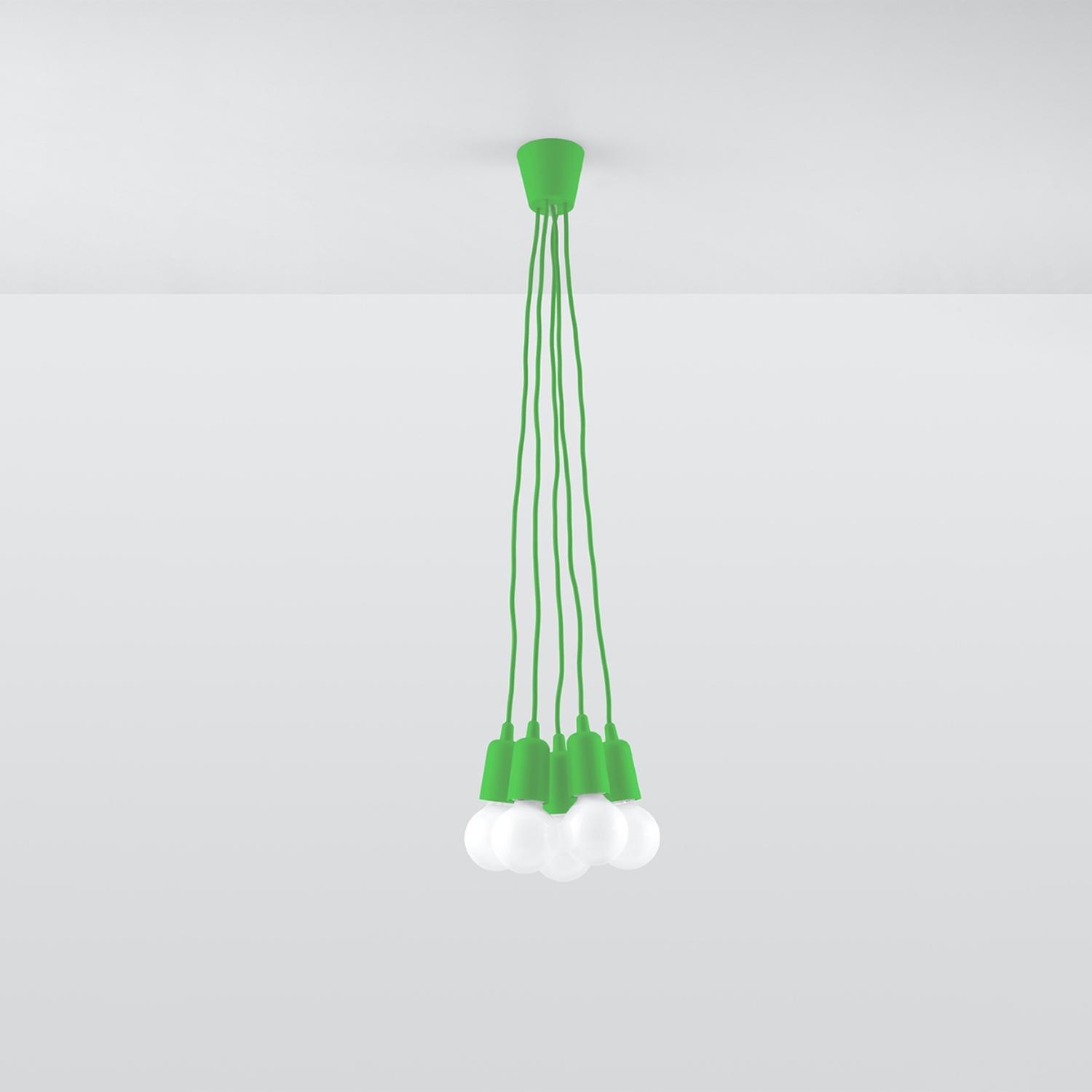 lámpara colgante DIEGO 5 en vibrante color verde. Ideal para iluminar y dar estilo a cualquier espacio, combinando funcionalidad y diseño contemporáneo. Perfecta para tu hogar.