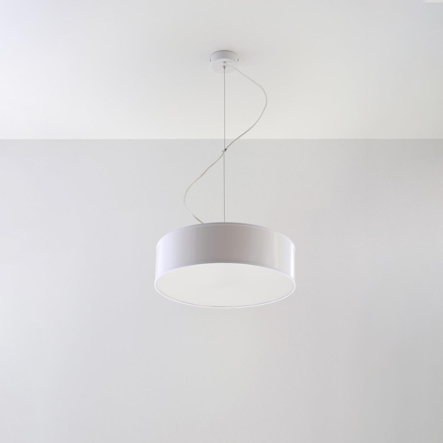 lámpara colgante ARENA 35 blanca, ideal para iluminar con elegancia cualquier espacio. Su diseño moderno y minimalista aporta estilo y calidez a tu hogar o oficina.