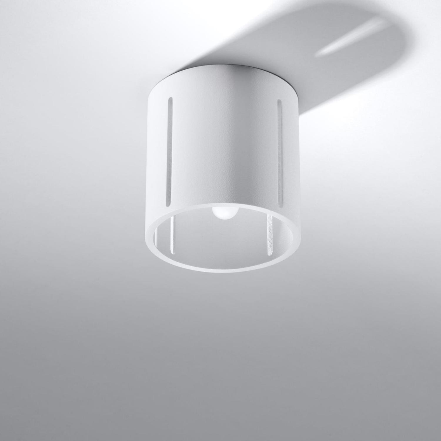 lámpara de techo INEZ blanca, ideal para iluminar y decorar tu espacio con elegancia. Su diseño contemporáneo se adapta a cualquier ambiente, añadiendo un toque de sofisticación.