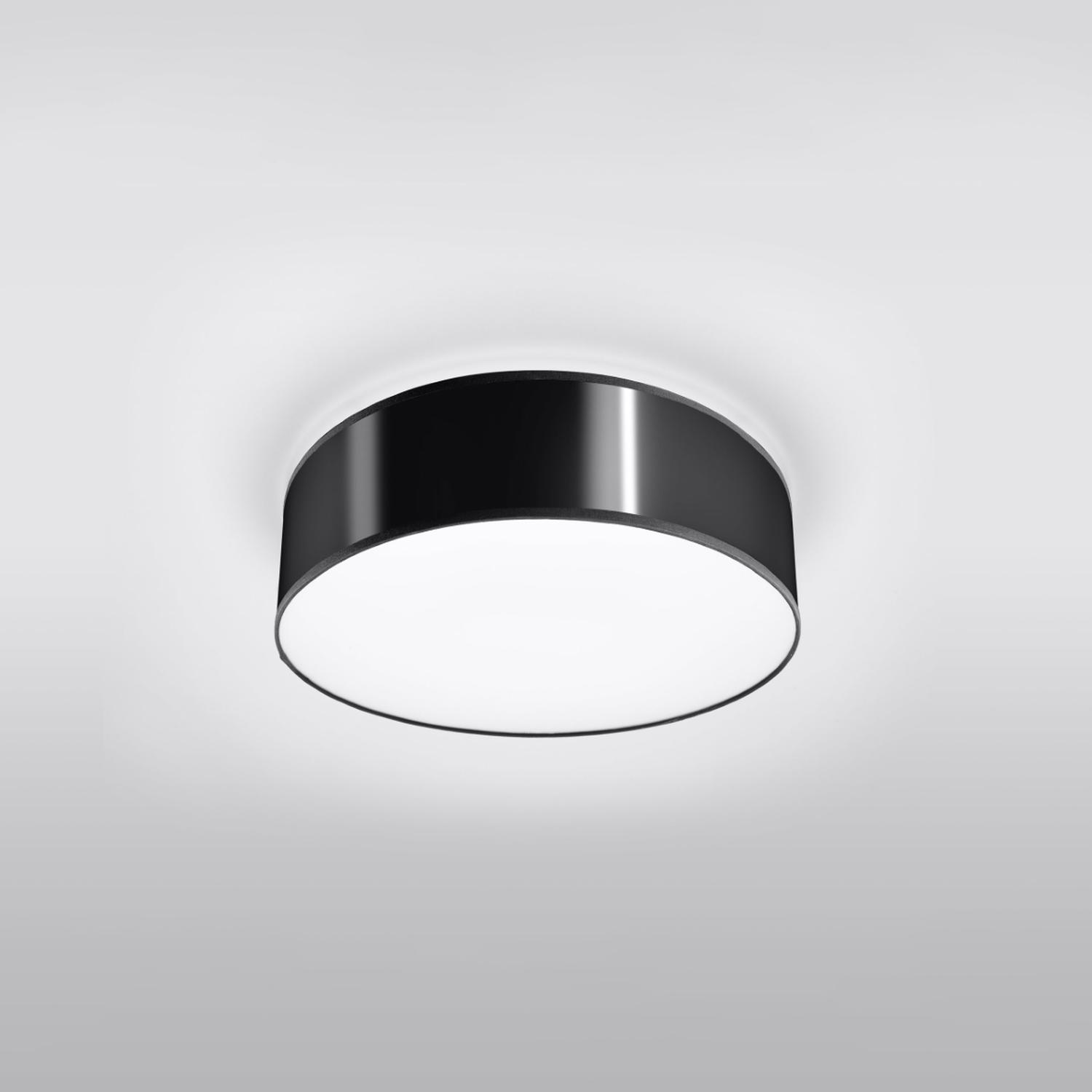 lámpara de techo ARENA 35 negra, un diseño elegante que ilumina con estilo cualquier espacio. Perfecta para añadir un toque moderno a tu hogar o oficina. Ideal para cualquier decoración.