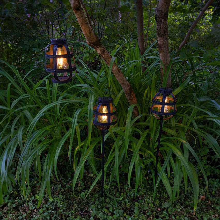 set de 3 luces solares vintage para jardín, con iluminación LED, resistente al agua; ideal para decorar y dar luz ambiental en exteriores.